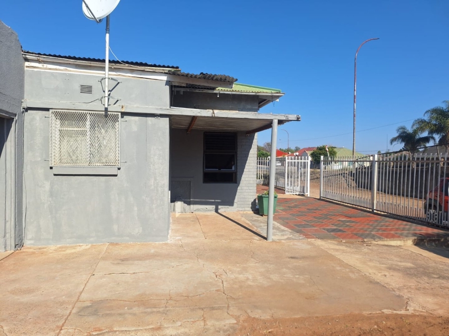 3 Bedroom Property for Sale in Utility Northern Cape